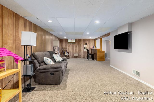 9089 Fulton Street, Ada, MI 49301