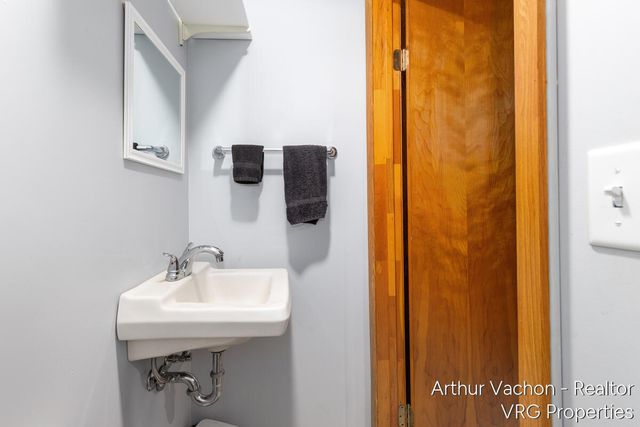 9089 Fulton Street, Ada, MI 49301