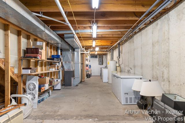 9089 Fulton Street, Ada, MI 49301