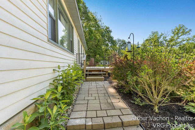 9089 Fulton Street, Ada, MI 49301