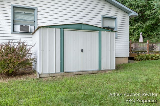 9089 Fulton Street, Ada, MI 49301