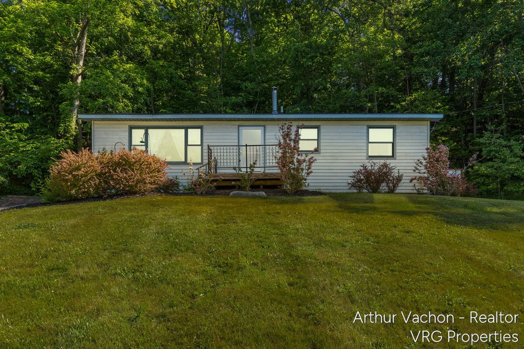 9089 Fulton Street, Ada, MI 49301