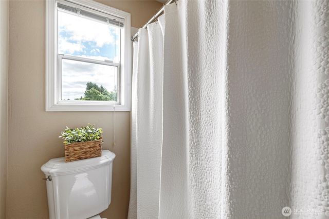 2614 Tacoma Road E, Puyallup, WA 98371