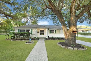 701 E Humble Street, Baytown, TX 77520