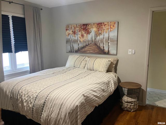 514 E EUCLID Avenue, Lewistown, IL 61542