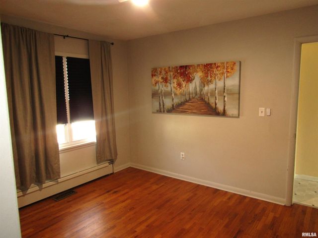 514 E EUCLID Avenue, Lewistown, IL 61542