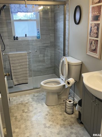 514 E EUCLID Avenue, Lewistown, IL 61542