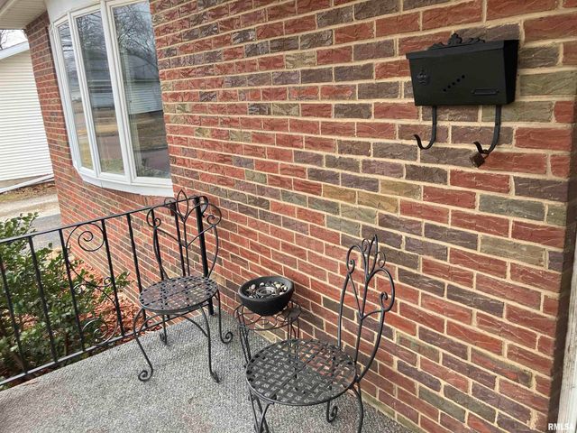 514 E EUCLID Avenue, Lewistown, IL 61542