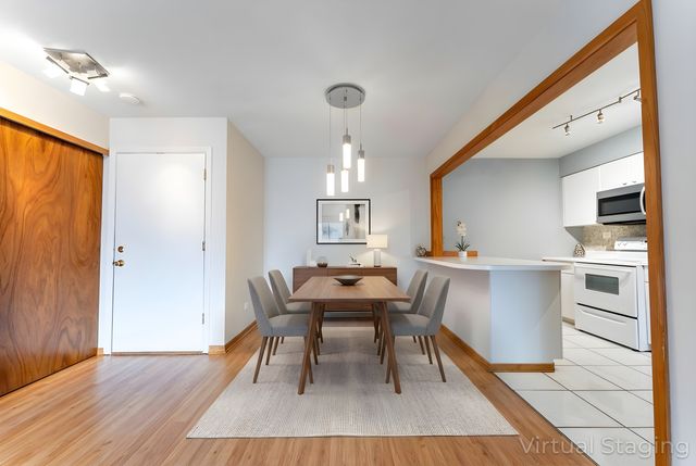 810 E Old Willow Road 209, Prospect Heights, IL 60070