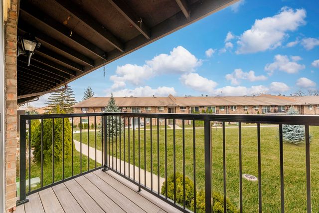 810 E Old Willow Road 209, Prospect Heights, IL 60070