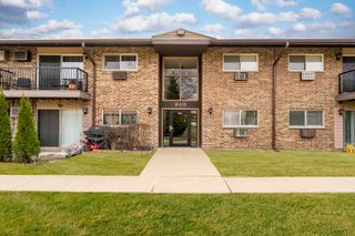 810 E Old Willow Road 209, Prospect Heights, IL 60070