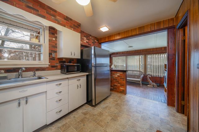 4 Sorrento Avenue, East Haven, CT 06512