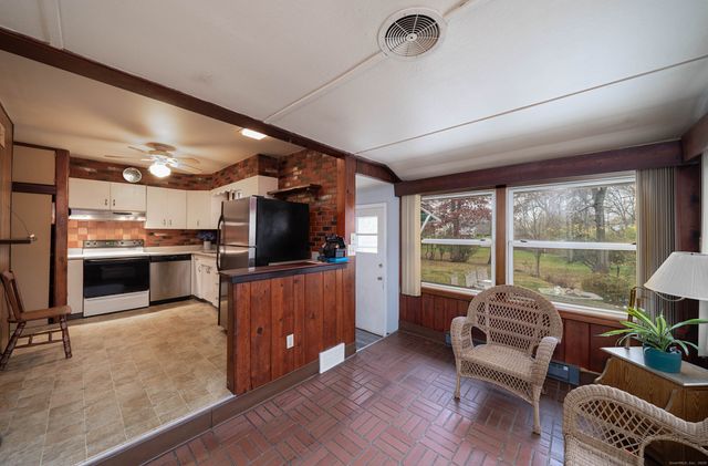 4 Sorrento Avenue, East Haven, CT 06512