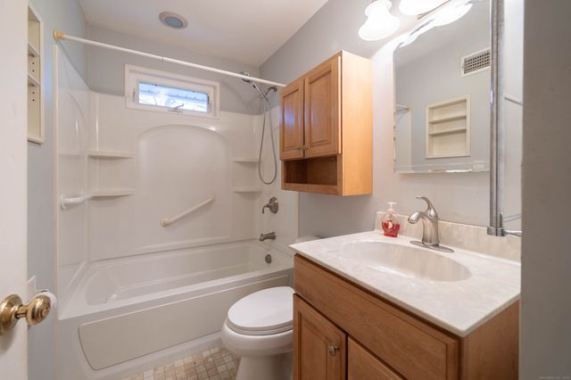 4 Sorrento Avenue, East Haven, CT 06512