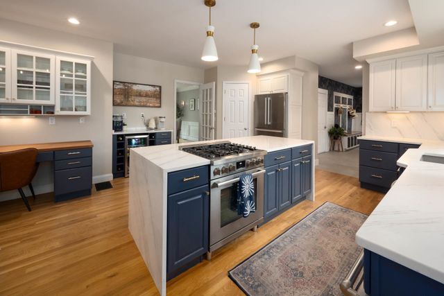 30 Mill Stone Terrace, Bedford, NH 03110