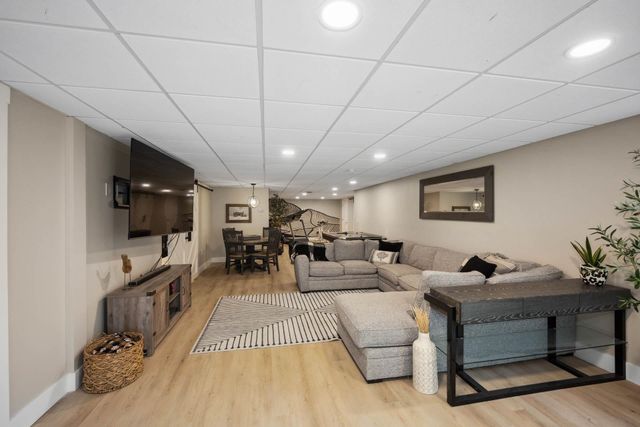 30 Mill Stone Terrace, Bedford, NH 03110