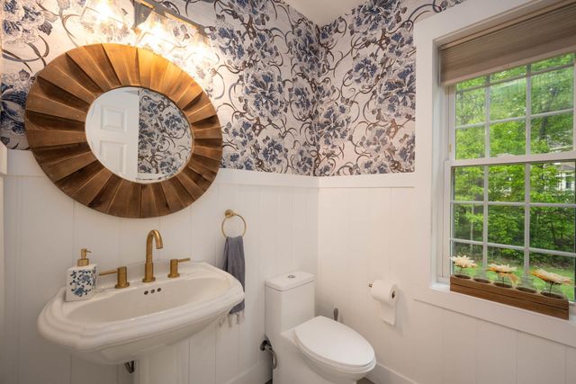 30 Mill Stone Terrace, Bedford, NH 03110