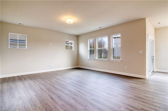 275 McCormick DR, Suffolk, VA 23435