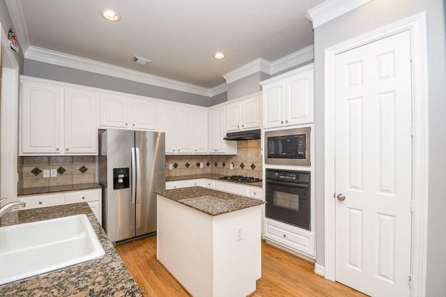 2806 Bering Drive, Houston, TX 77057