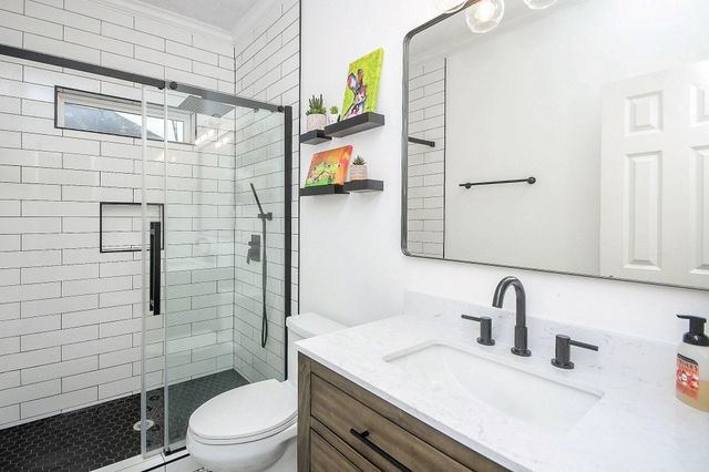 2806 Bering Drive, Houston, TX 77057