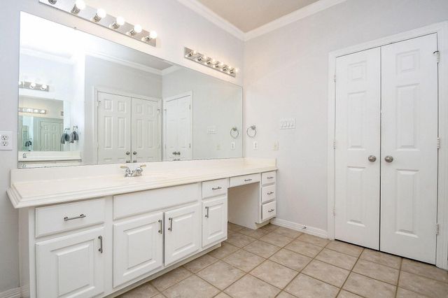 2806 Bering Drive, Houston, TX 77057