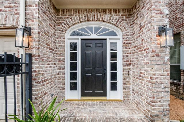2806 Bering Drive, Houston, TX 77057