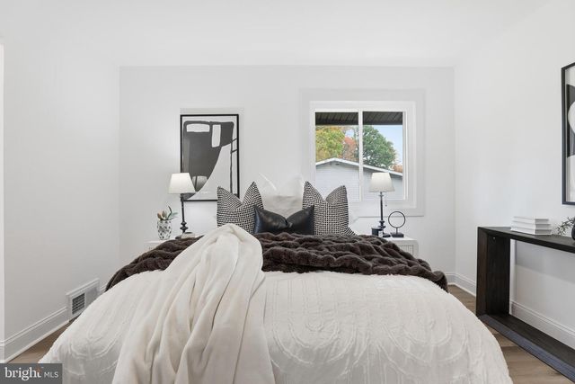 13801 LIONEL LN, Rockville, MD 20853