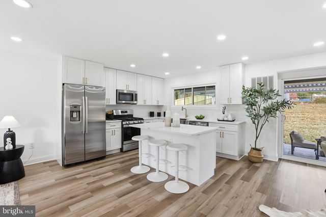 13801 LIONEL LN, Rockville, MD 20853