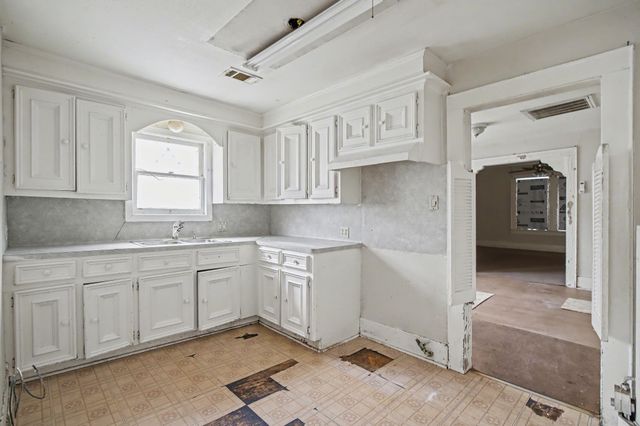 1218 Genova Street, Houston, TX 77009