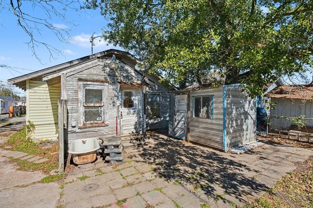 1218 Genova Street, Houston, TX 77009