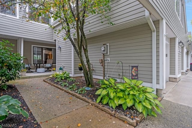 84 Hagerman Ct, Bridgewater Twp., NJ 08807