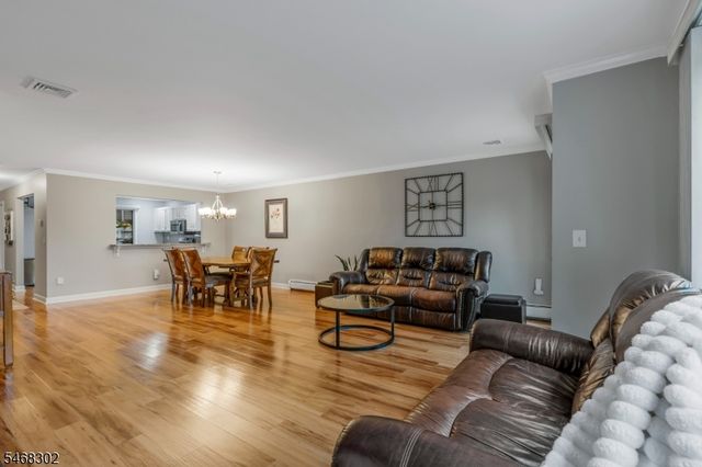 84 Hagerman Ct, Bridgewater Twp., NJ 08807