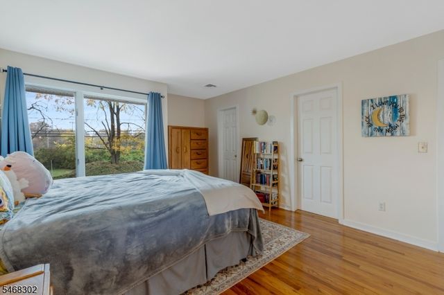 84 Hagerman Ct, Bridgewater Twp., NJ 08807