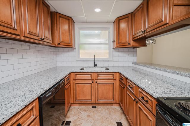 1834 OAKLEAF LANE, Center Point, AL 35215