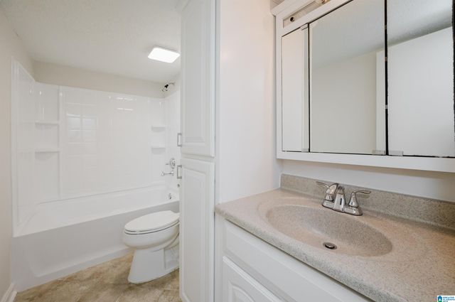 1834 OAKLEAF LANE, Center Point, AL 35215