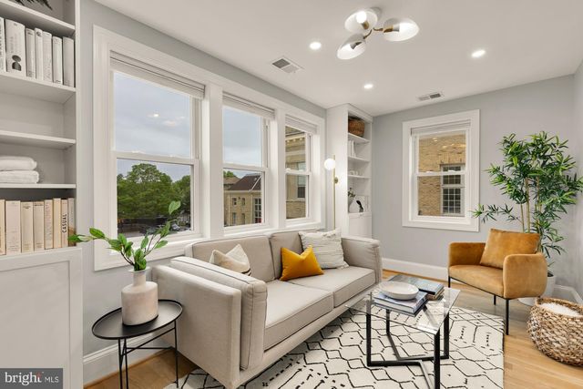 1519 EAST CAPITOL ST SE, Washington, DC 20003