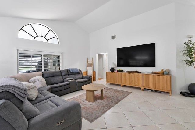 6852 Bitterbush Place, Boynton Beach, FL 33472