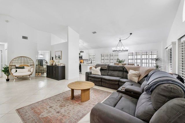 6852 Bitterbush Place, Boynton Beach, FL 33472
