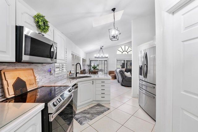 6852 Bitterbush Place, Boynton Beach, FL 33472