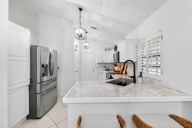 6852 Bitterbush Place, Boynton Beach, FL 33472