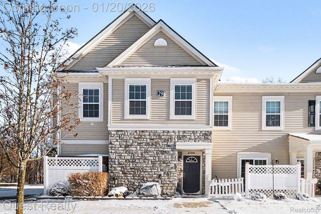 25998 Maritime Circle S, Harrison Charter Township, MI 48045