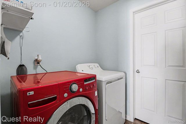 25998 Maritime Circle S, Harrison Charter Township, MI 48045