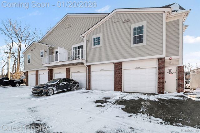 25998 Maritime Circle S, Harrison Charter Township, MI 48045