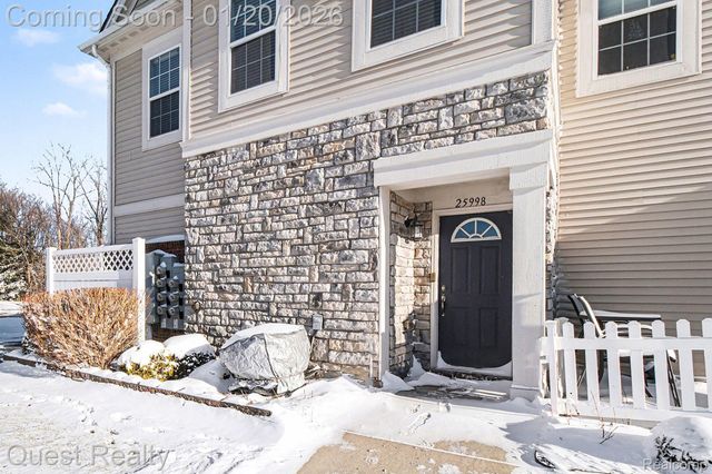 25998 Maritime Circle S, Harrison Charter Township, MI 48045