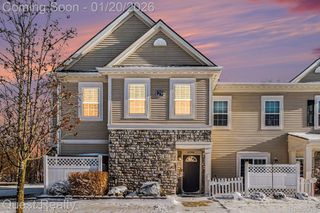 25998 Maritime Circle S, Harrison Charter Township, MI 48045