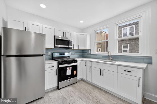 539 E CARVER ST, Philadelphia, PA 19120