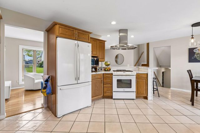 14786 91st Place N, Maple Grove, MN 55369