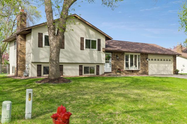14786 91st Place N, Maple Grove, MN 55369
