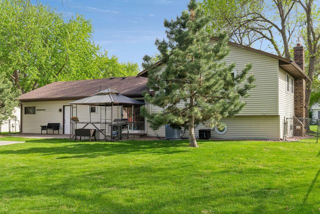 14786 91st Place N, Maple Grove, MN 55369