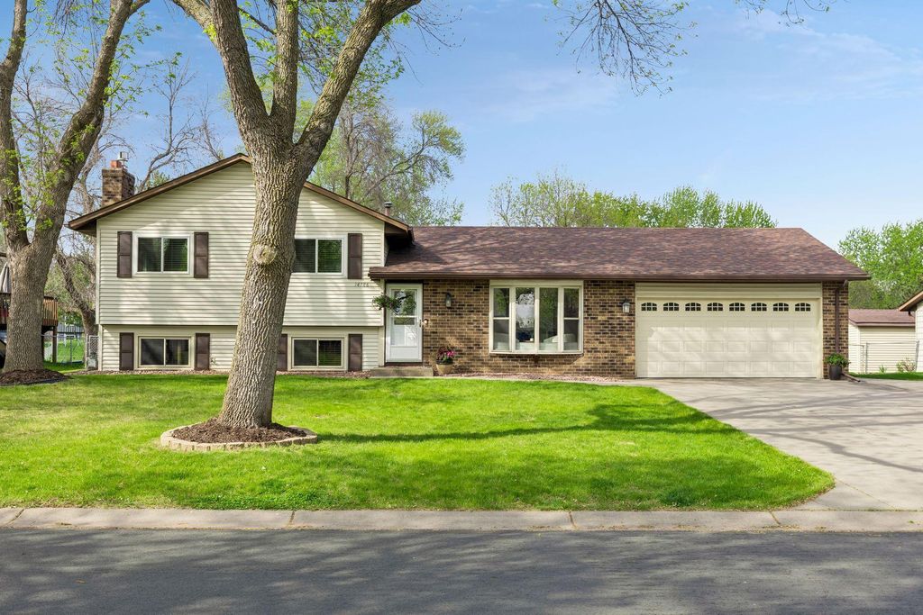 14786 91st Place N, Maple Grove, MN 55369